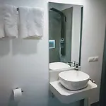 Отель Moments 3*